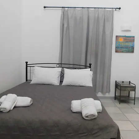 Sweet Sea Suites Perissa (Santorini)